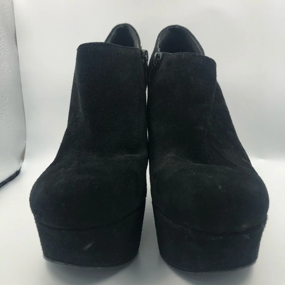 Steve Madden Black Suede Leather Wedge Size 8.5 M